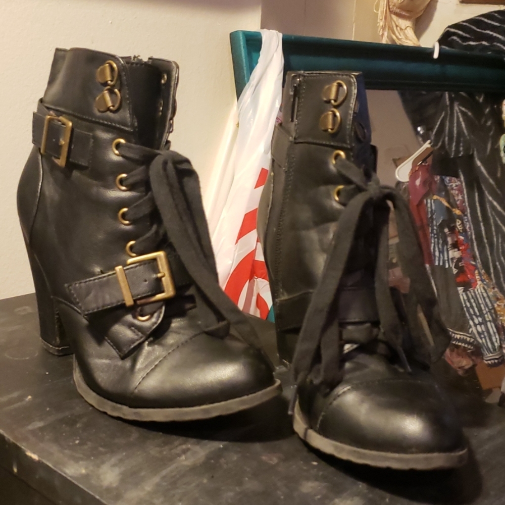 Black heel booties